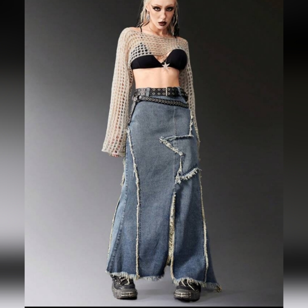 ROMWE DISTRESSED STAR FRAYED DENIM MAXI SKIRT, SIZE XS/ 2